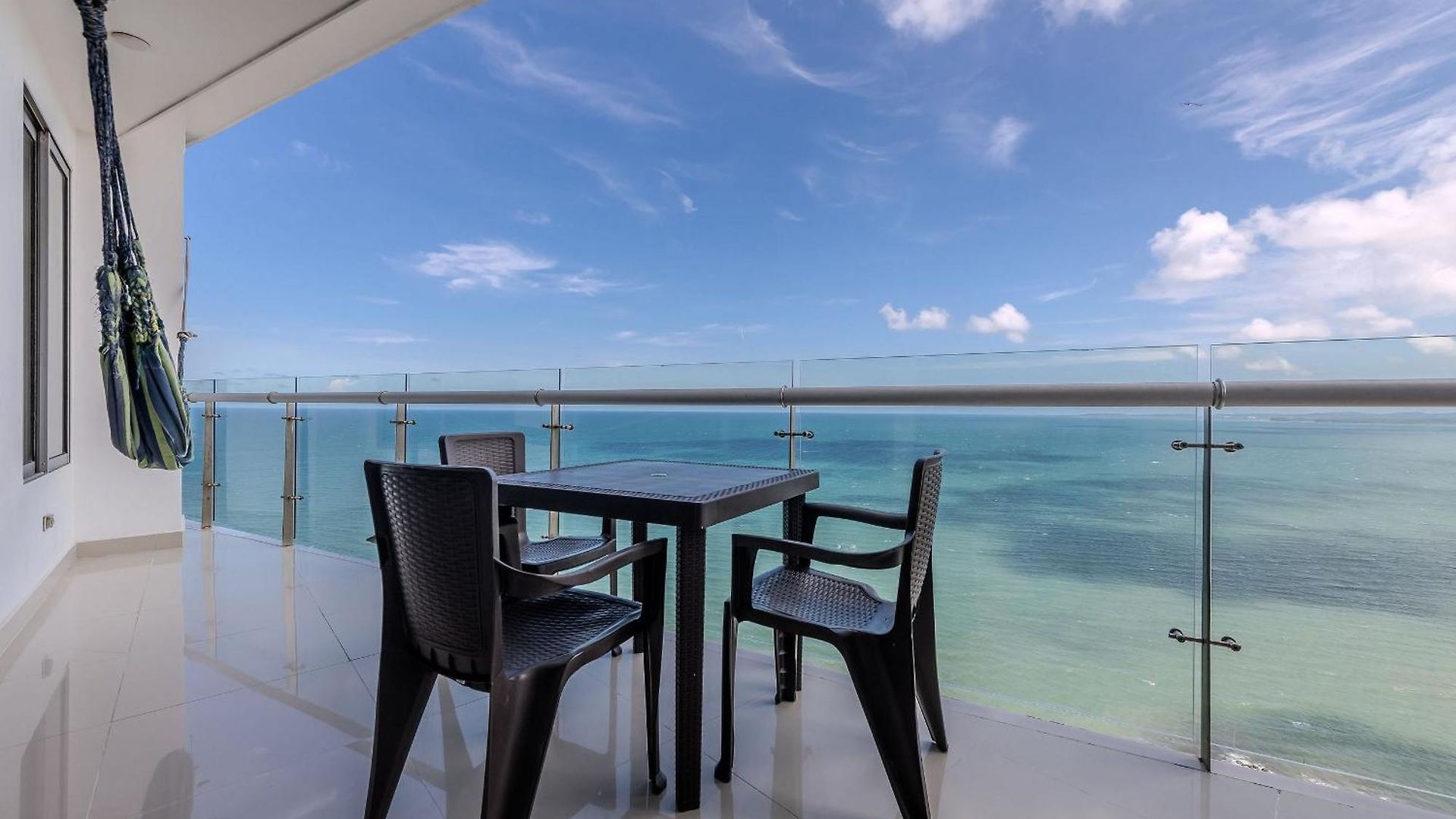 Piso 24 Vista Al Mar 2br Apartment *